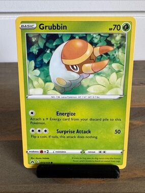 Pokémon | Crown Zenith #015/159: Grubbin (2023) - Collectible Trading Card